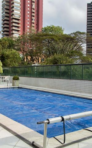 Apartamento para alugar com 1000m², 4 quartos e 4 vagas Apartamento para alugar com 1000m², 4 quartos e 4 vagasÁrea comum - Piscina