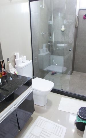 Casa à venda com 500m², 3 quartos e 2 vagasBanheiro da Suíte 1