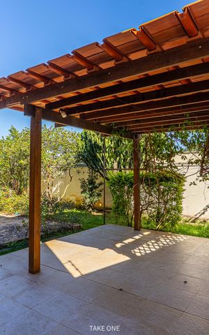 Casa à venda com 300m², 3 quartos e 6 vagas