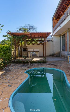 Casa à venda com 300m², 3 quartos e 6 vagas