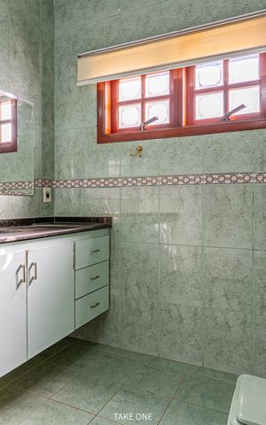 Casa à venda com 300m², 3 quartos e 6 vagas