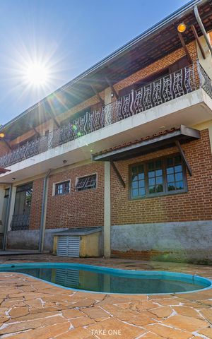 Casa à venda com 300m², 3 quartos e 6 vagas