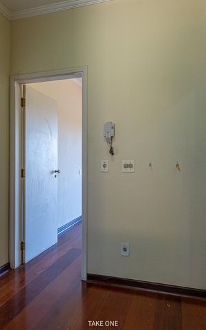 Casa à venda com 300m², 3 quartos e 6 vagas