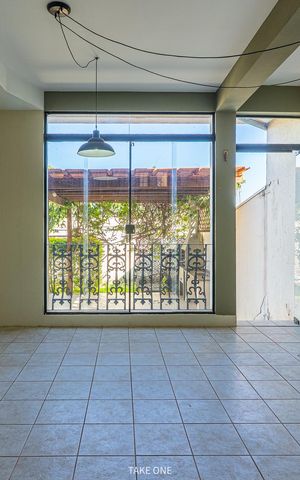 Casa à venda com 300m², 3 quartos e 6 vagas