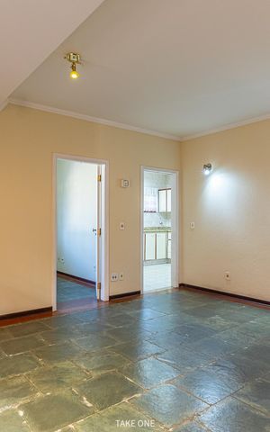 Casa à venda com 300m², 3 quartos e 6 vagas