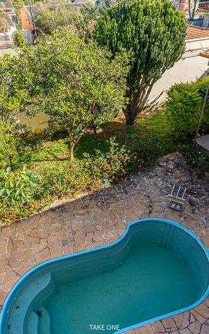 Casa à venda com 300m², 3 quartos e 6 vagas