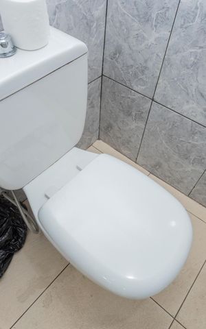 Casa à venda com 61m², 2 quartos e 2 vagasBanheiro 2