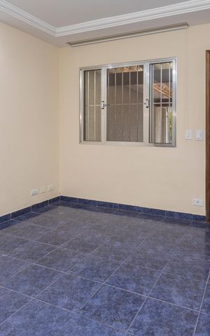 Casa à venda com 61m², 2 quartos e 2 vagasSala