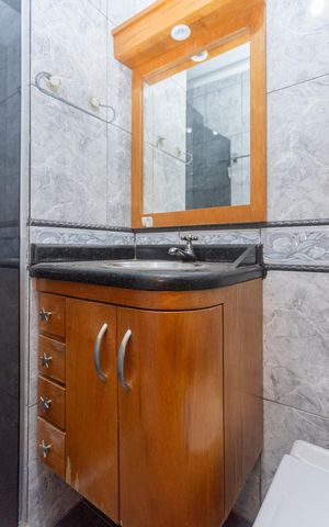 Casa à venda com 61m², 2 quartos e 2 vagasBanheiro