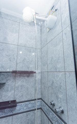 Casa à venda com 61m², 2 quartos e 2 vagasBanheiro