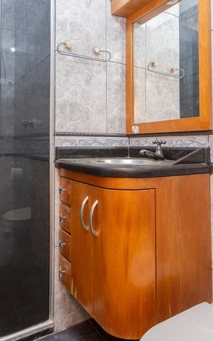 Casa à venda com 61m², 2 quartos e 2 vagasBanheiro