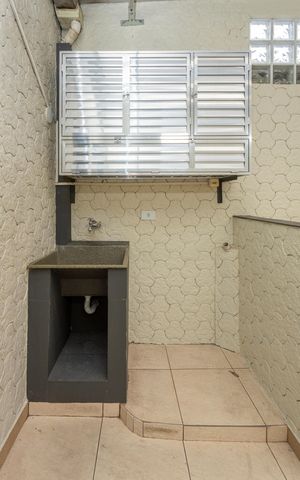 Casa à venda com 61m², 2 quartos e 2 vagasÁrea de Serviço