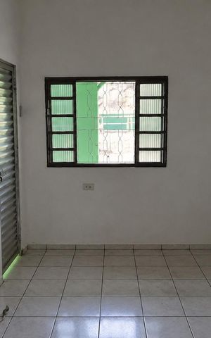 Casa à venda com 200m², 3 quartos e 2 vagas Casa à venda com 200m², 3 quartos e 2 vagasSala