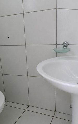 Casa à venda com 200m², 3 quartos e 2 vagas Casa à venda com 200m², 3 quartos e 2 vagasBanheiro