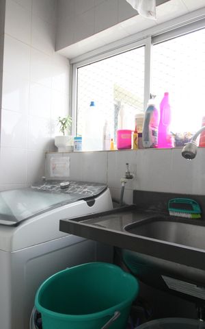 Apartamento à venda com 74m², 3 quartos e 1 vagaÁrea de Serviço