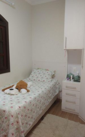 Casa à venda com 150m², 3 quartos e 2 vagas Casa à venda com 150m², 3 quartos e 2 vagasQuarto