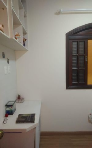 Casa à venda com 150m², 3 quartos e 2 vagas Casa à venda com 150m², 3 quartos e 2 vagasQuarto