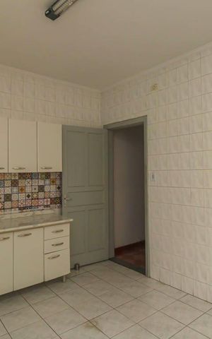 Casa à venda com 169m², 3 quartos e 2 vagas Casa à venda com 169m², 3 quartos e 2 vagasCozinha