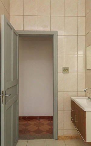Casa à venda com 169m², 3 quartos e 2 vagas Casa à venda com 169m², 3 quartos e 2 vagasBanheiro 1