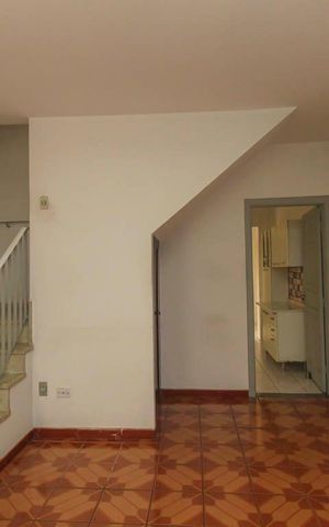 Casa à venda com 169m², 3 quartos e 2 vagas Casa à venda com 169m², 3 quartos e 2 vagasSala