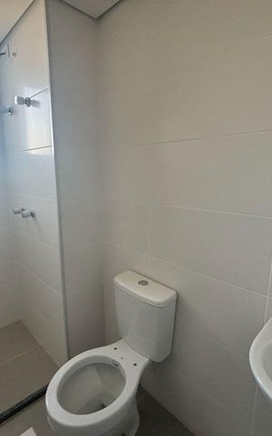 Apartamento para alugar com 57m², 2 quartos e 1 vaga Apartamento para alugar com 57m², 2 quartos e 1 vagaBanheiro social