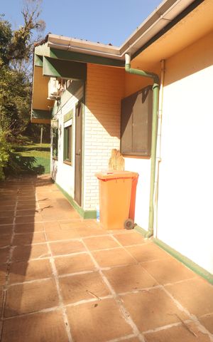 Casa à venda com 330m², 6 quartos e 2 vagaslateral