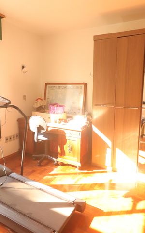 Casa à venda com 330m², 6 quartos e 2 vagasQuarta 04