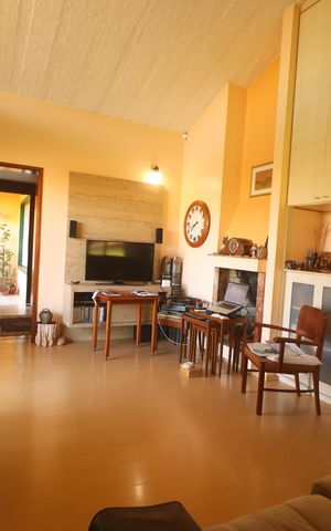Casa à venda com 330m², 6 quartos e 2 vagasSala