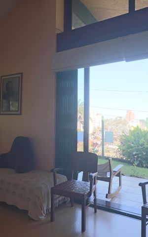 Casa à venda com 330m², 6 quartos e 2 vagasSala