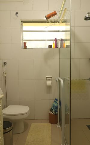 Casa à venda com 330m², 6 quartos e 2 vagasbanheiro
