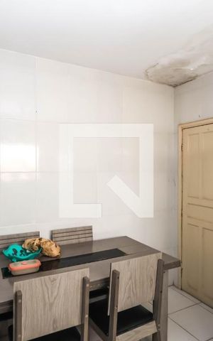 Casa à venda com 55m², 1 quarto e 2 vagas