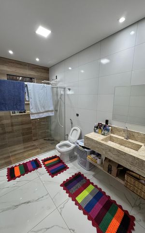 Casa para alugar com 560m², 4 quartos e 7 vagas Casa para alugar com 560m², 4 quartos e 7 vagasBanheiro