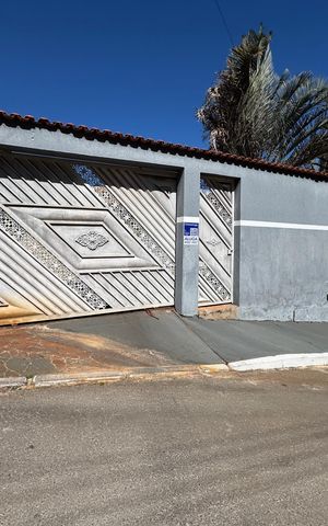 Casa para alugar com 560m², 4 quartos e 7 vagas Casa para alugar com 560m², 4 quartos e 7 vagasFachada