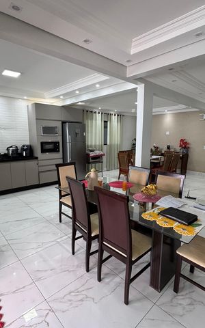Casa para alugar com 560m², 4 quartos e 7 vagas Casa para alugar com 560m², 4 quartos e 7 vagasCozinha