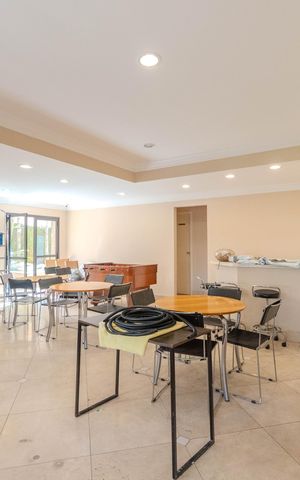 Apartamento à venda com 209m², 5 quartos e 4 vagas Apartamento à venda com 209m², 5 quartos e 4 vagasÁrea comum - Salão de festas