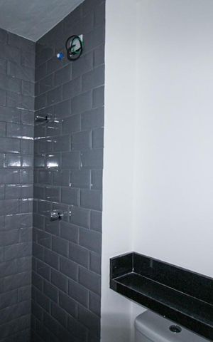Studio à venda com 44m², 2 quartos e 1 vaga Studio à venda com 44m², 2 quartos e 1 vagaBanheiro