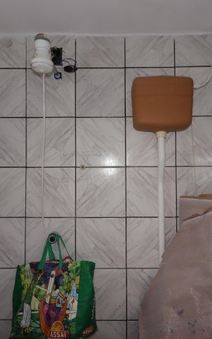 Casa à venda com 99m², 2 quartos e sem vagaBanheiro externo