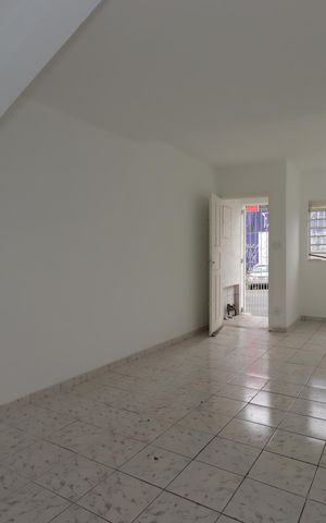 Casa à venda com 99m², 2 quartos e sem vagaSala