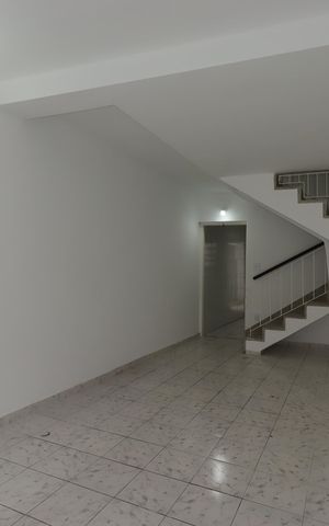 Casa à venda com 99m², 2 quartos e sem vagaSala
