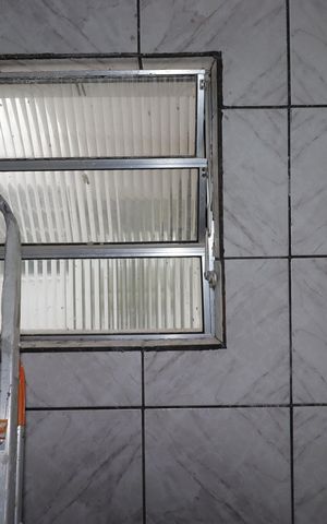 Casa à venda com 99m², 2 quartos e sem vagaBanheiro externo
