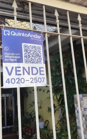 Casa à venda com 240m², 3 quartos e 2 vagas Casa à venda com 240m², 3 quartos e 2 vagasPlaquinha