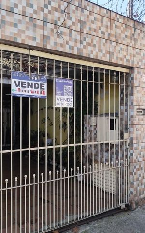 Casa à venda com 240m², 3 quartos e 2 vagas Casa à venda com 240m², 3 quartos e 2 vagasPlaquinha