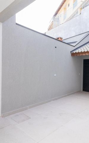 Casa à venda com 120m², 2 quartos e 2 vagas Casa à venda com 120m², 2 quartos e 2 vagasQuintal