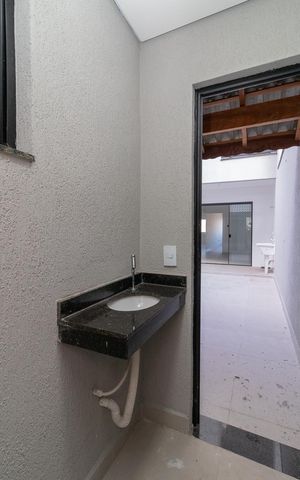 Casa à venda com 120m², 2 quartos e 2 vagas Casa à venda com 120m², 2 quartos e 2 vagasLavabo