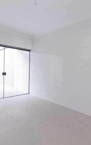 Casa à venda com 120m², 2 quartos e 2 vagas Casa à venda com 120m², 2 quartos e 2 vagasCozinha