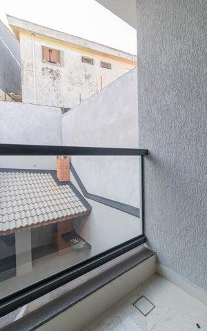 Casa à venda com 120m², 2 quartos e 2 vagas Casa à venda com 120m², 2 quartos e 2 vagasVaranda da Suíte 1