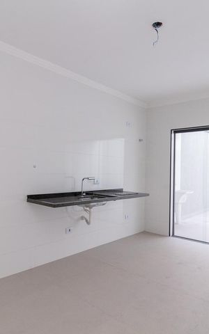 Casa à venda com 120m², 2 quartos e 2 vagas Casa à venda com 120m², 2 quartos e 2 vagasCozinha