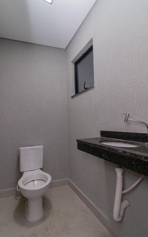 Casa à venda com 120m², 2 quartos e 2 vagas Casa à venda com 120m², 2 quartos e 2 vagasLavabo