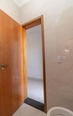 Casa à venda com 120m², 2 quartos e 2 vagas Casa à venda com 120m², 2 quartos e 2 vagasBanheiro da Suíte 2