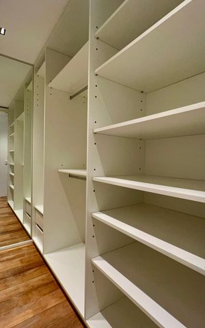 Apartamento para alugar com 105m², 2 quartos e 1 vaga Apartamento para alugar com 105m², 2 quartos e 1 vagaCloset da suíte 2